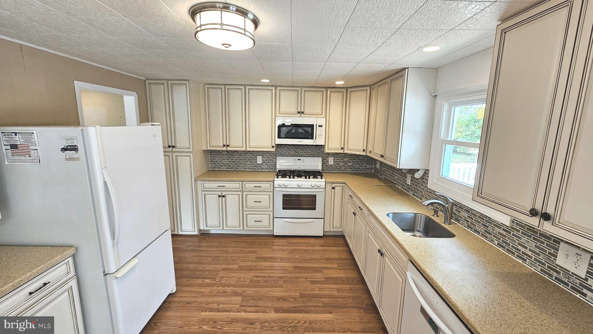 53 Crosswicks Chesterfield Road Chesterfield, NJ 08515 - Photo 9 of 35 Kitchen