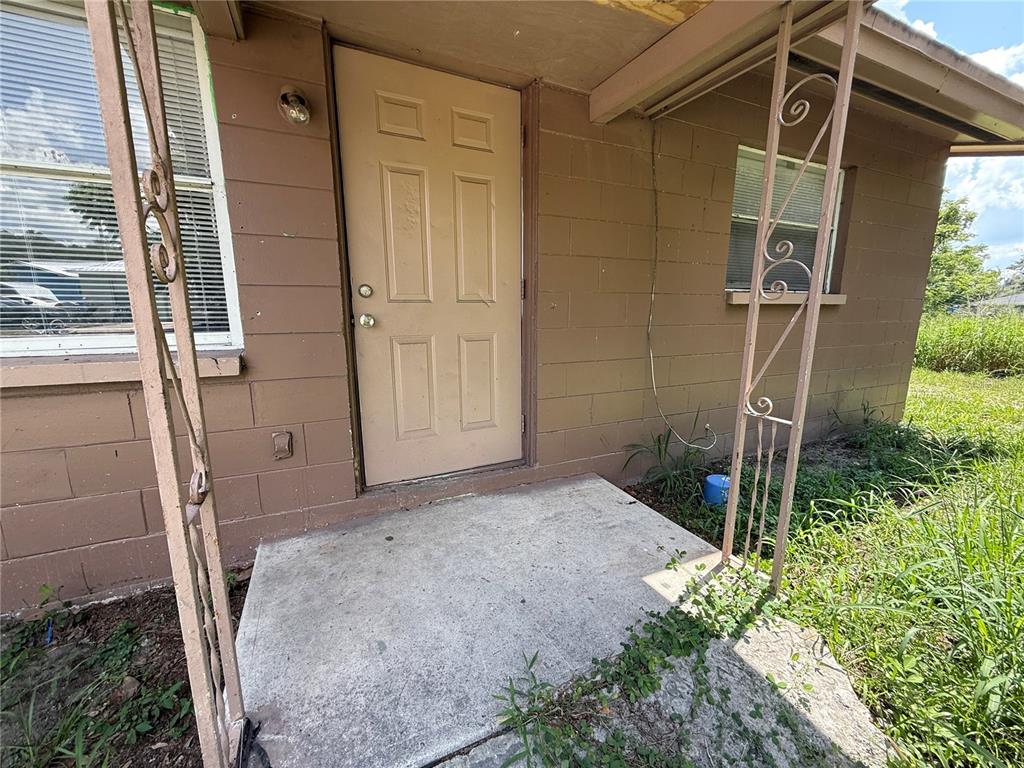 116 Court Street Southwest Fort Meade, FL 33841 - Photo 1 of 6