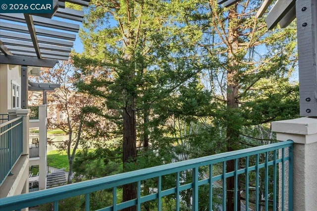 $425,000 | 1860 Tice Creek Drive, Unit 1420, Walnut Creek, CA 94595