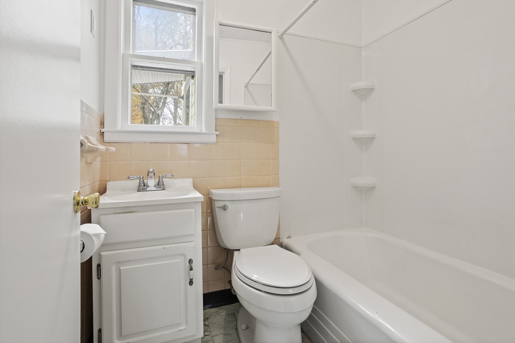 18 Long Lake Road Littleton, MA 01460 - Photo 13 of 39 Gallery Image 13