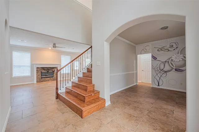 a view of entryway and hall