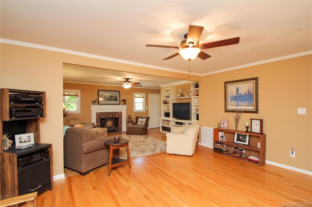 2807 Lake Shore Road South Denver, NC 28037 - Photo 3 of 24 Gallery Image 3
