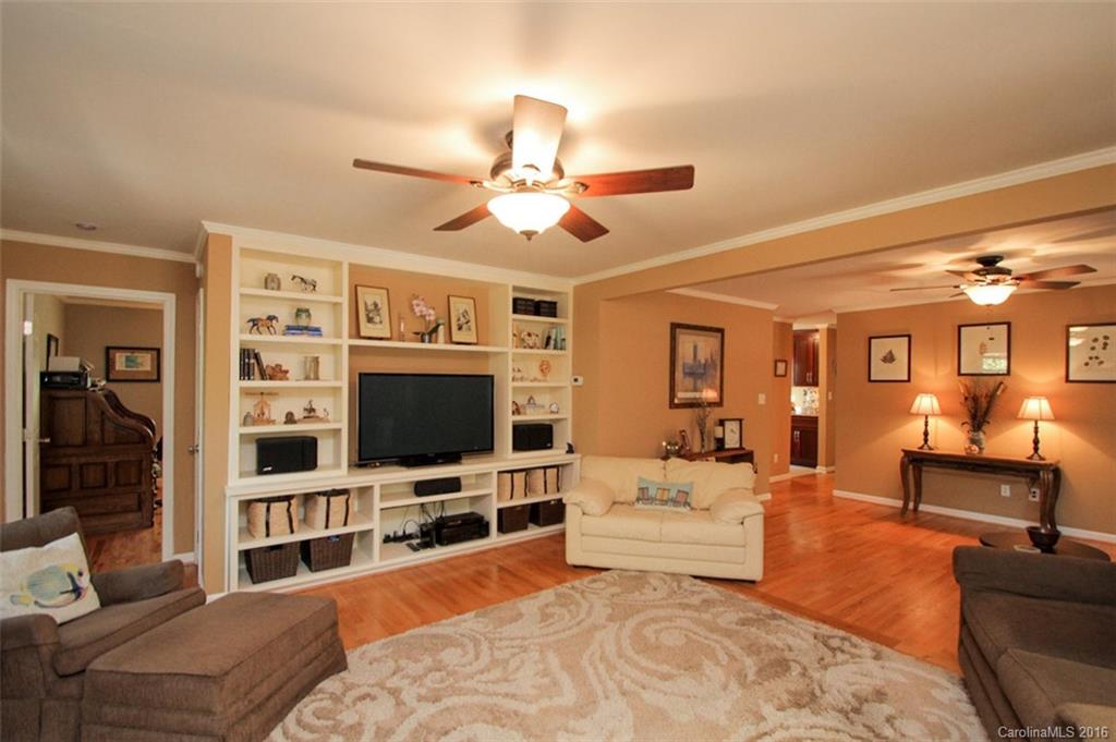 2807 Lake Shore Road South Denver, NC 28037 - Photo 4 of 24 Gallery Image 4