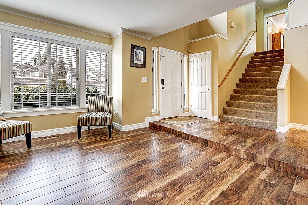 4325 Northeast 6th Court Renton, WA 98059 - Photo 2 of 25