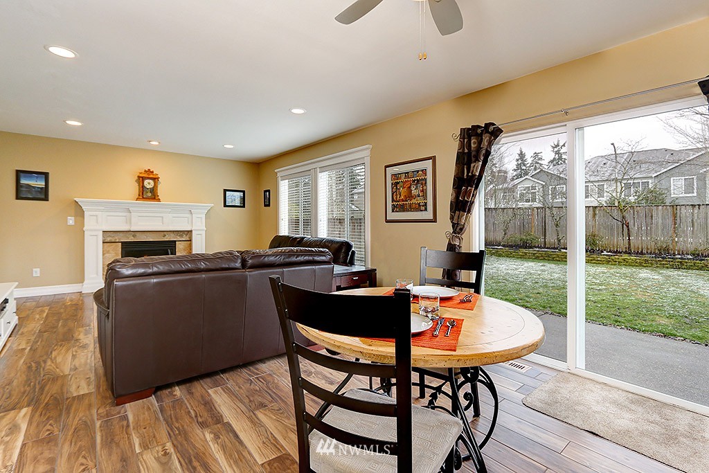 4325 Northeast 6th Court Renton, WA 98059 - Photo 11 of 25