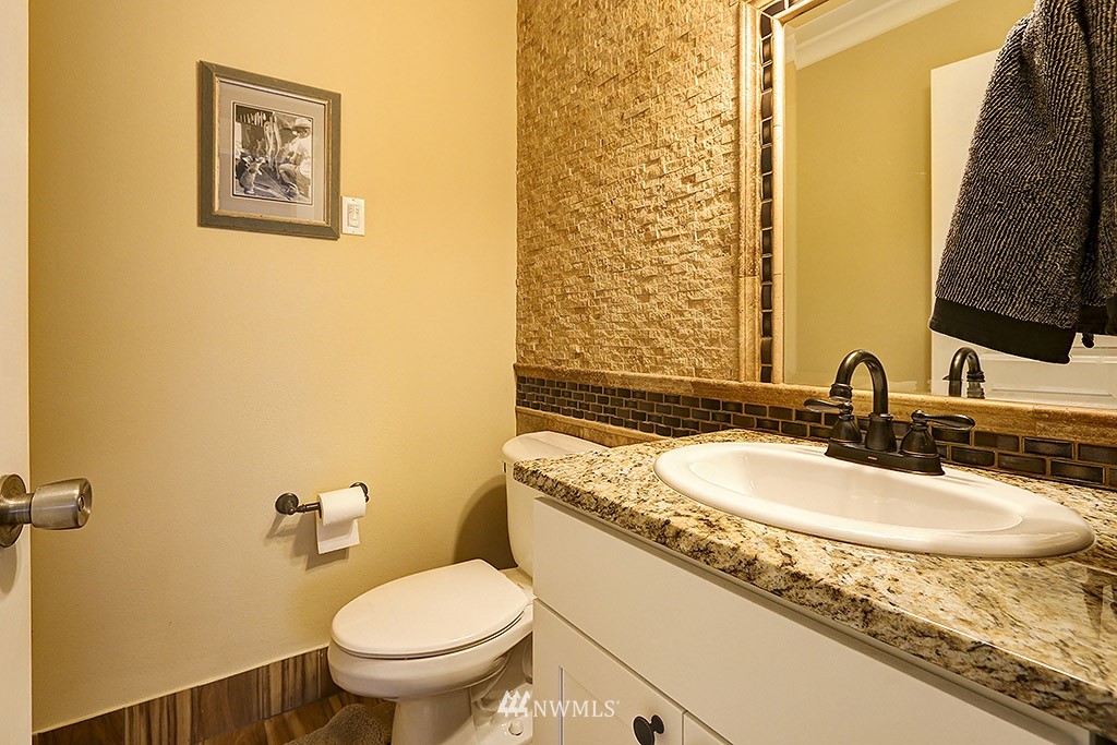 4325 Northeast 6th Court Renton, WA 98059 - Photo 14 of 25