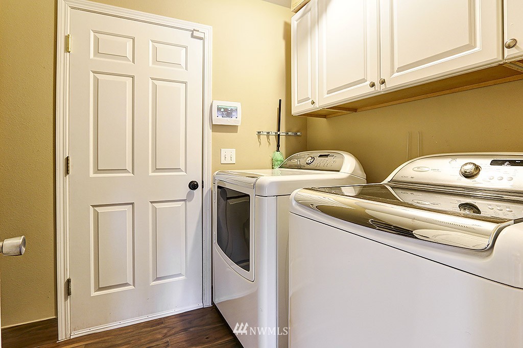 4325 Northeast 6th Court Renton, WA 98059 - Photo 15 of 25