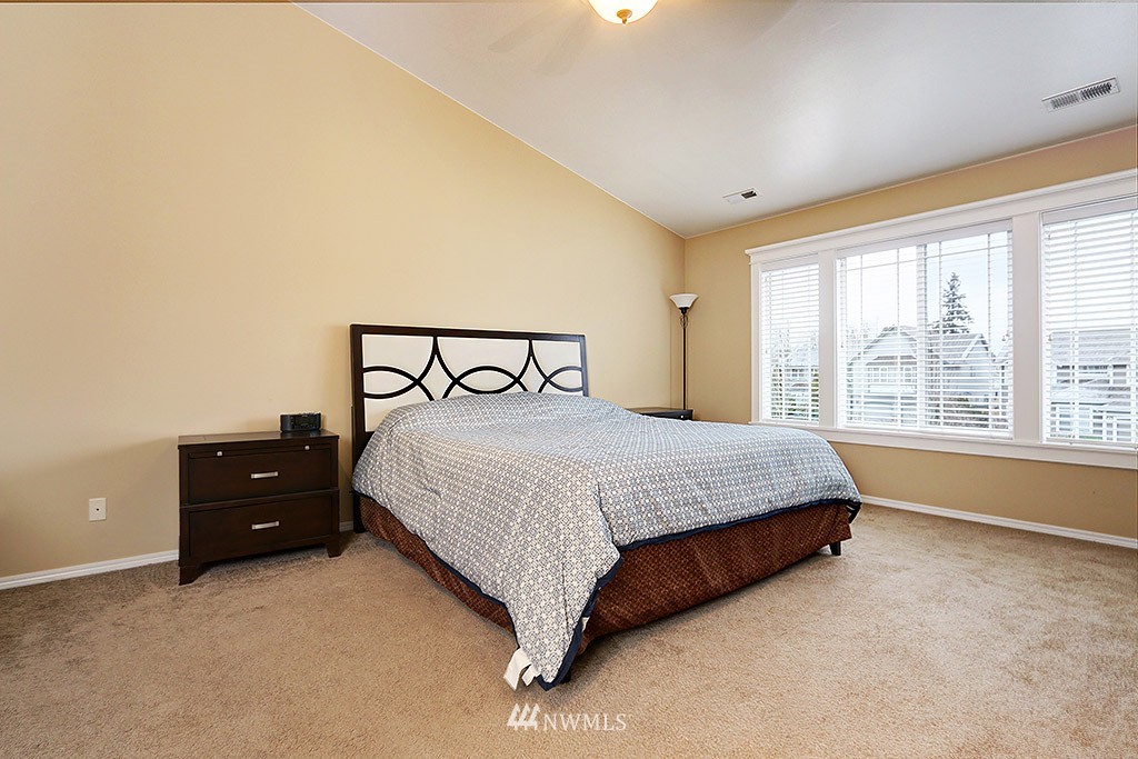4325 Northeast 6th Court Renton, WA 98059 - Photo 16 of 25