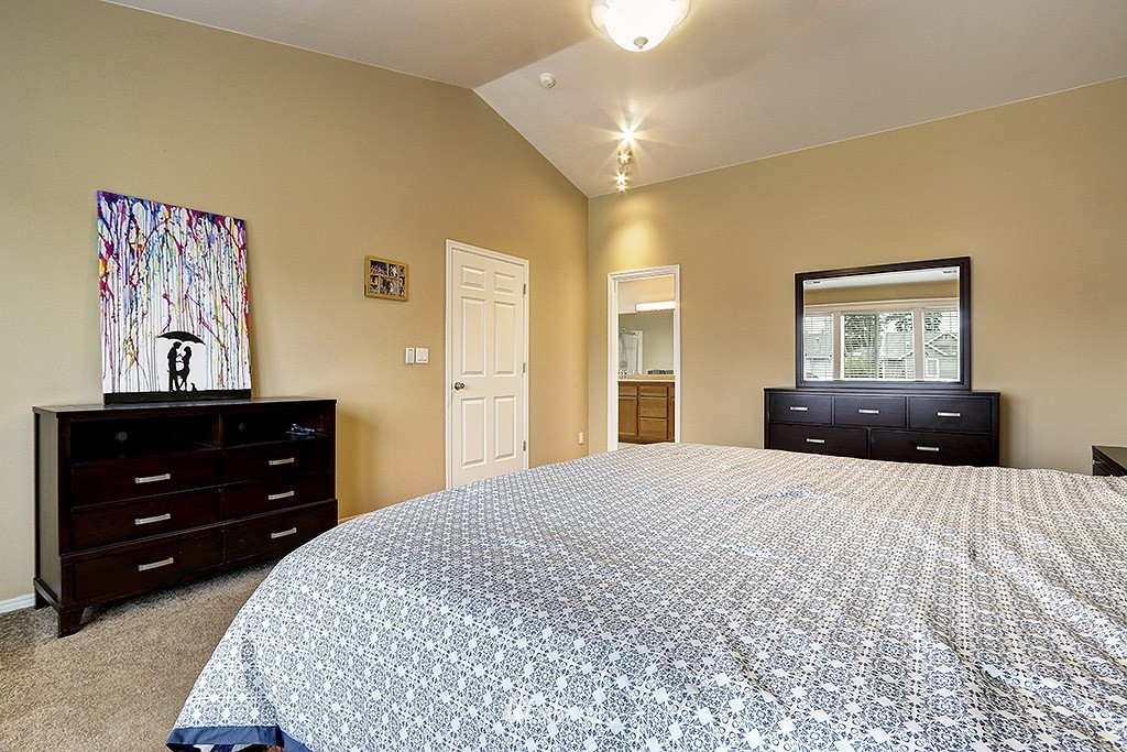 4325 Northeast 6th Court Renton, WA 98059 - Photo 17 of 25