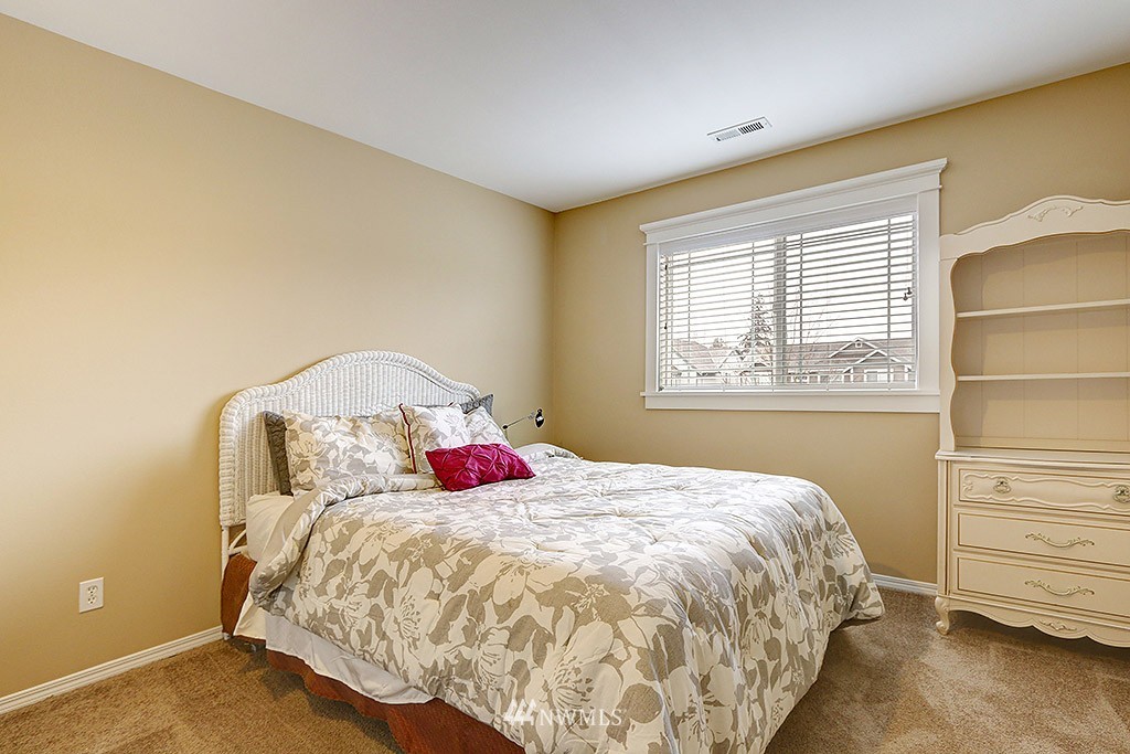 4325 Northeast 6th Court Renton, WA 98059 - Photo 21 of 25