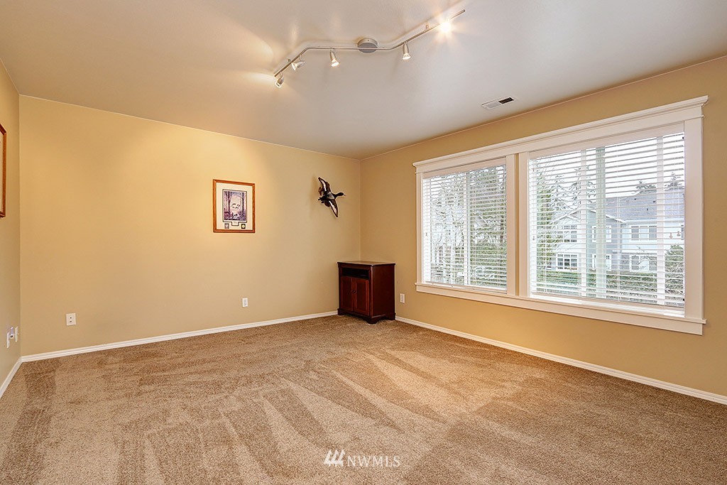 4325 Northeast 6th Court Renton, WA 98059 - Photo 23 of 25