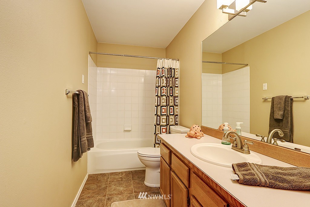 4325 Northeast 6th Court Renton, WA 98059 - Photo 24 of 25