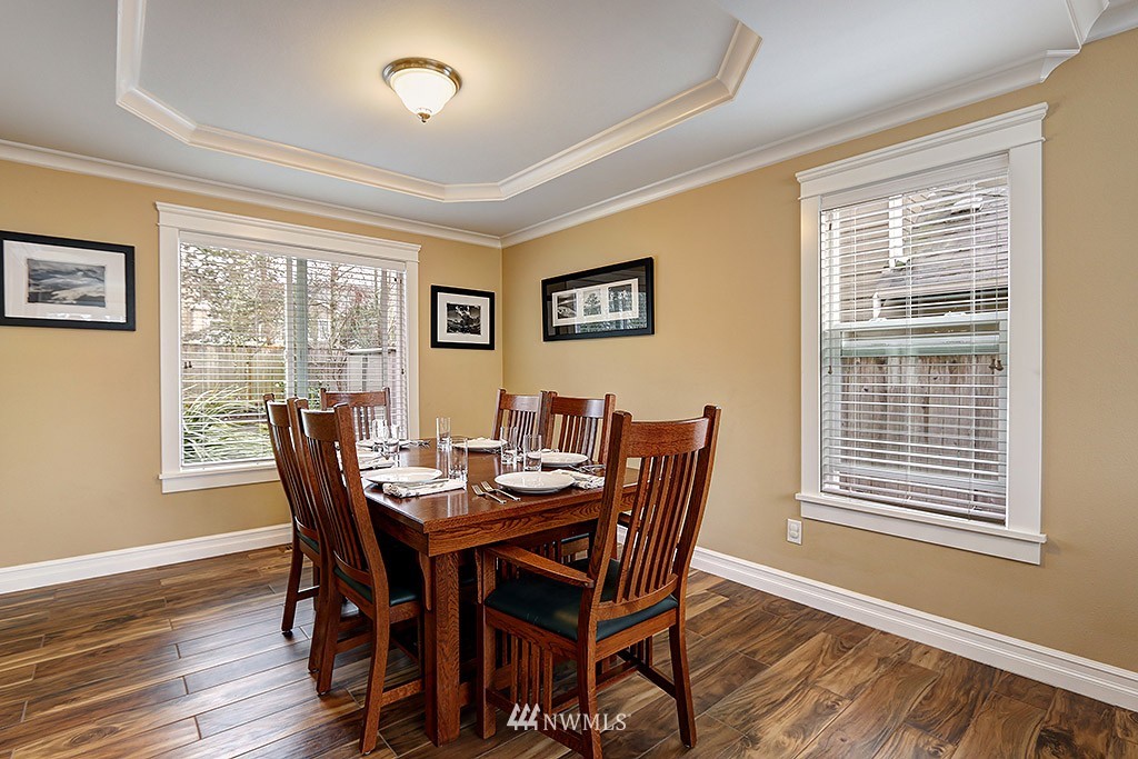 4325 Northeast 6th Court Renton, WA 98059 - Photo 6 of 25