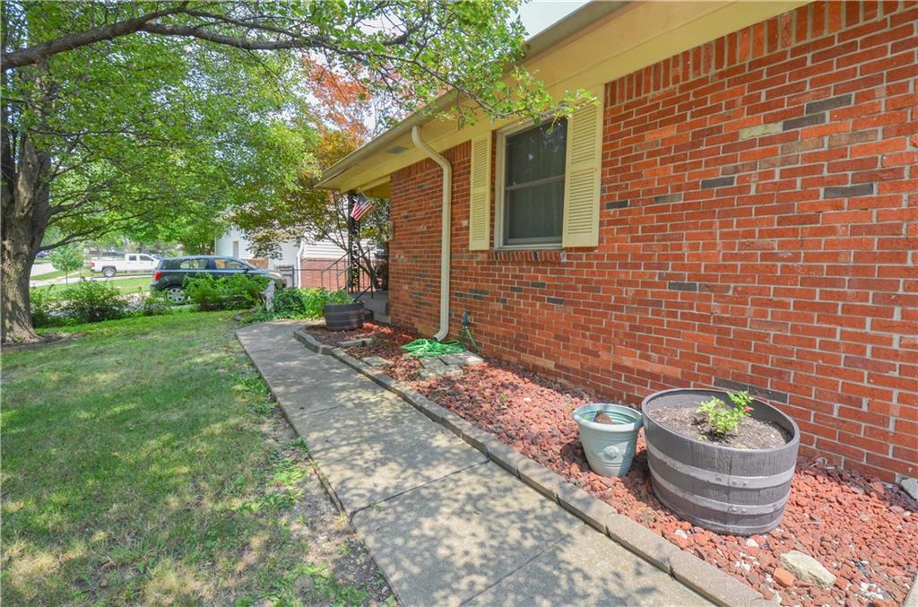 7649 Partridge Road Indianapolis, IN 46227 - Photo 5 of 39 Gallery Image 5