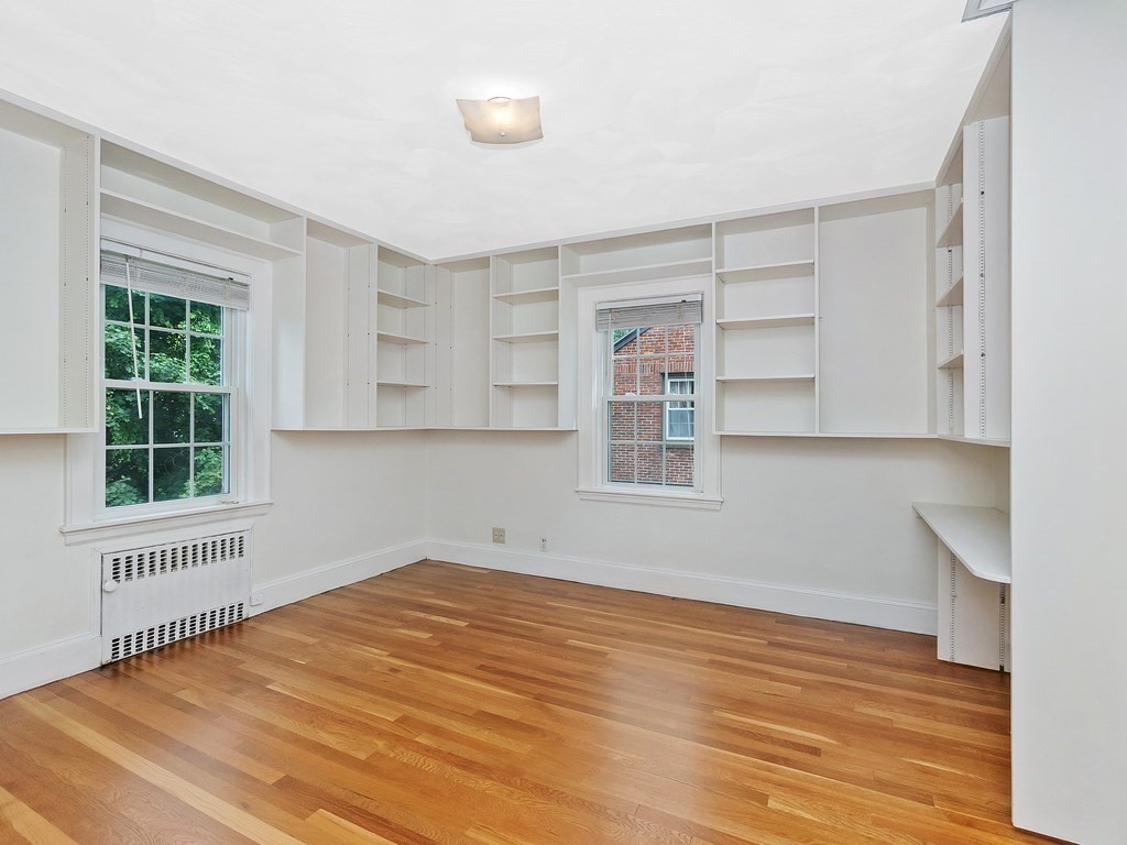 347 Russett Road Brookline, MA 02467 - Photo 20 of 35 Gallery Image 20
