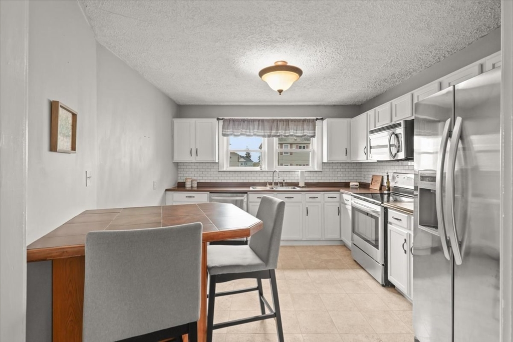 41 Barnes Street Fall River, MA 02723 - Photo 11 of 42