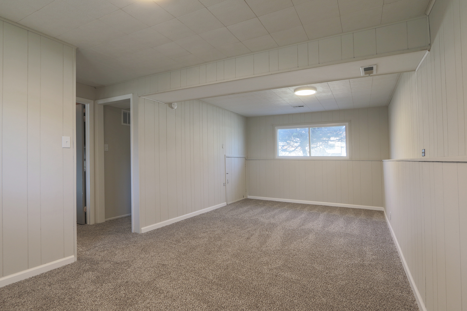 229 Riverside Drive Bolingbrook, IL 60440 - Photo 28 of 35 a view of an empty room with a window
