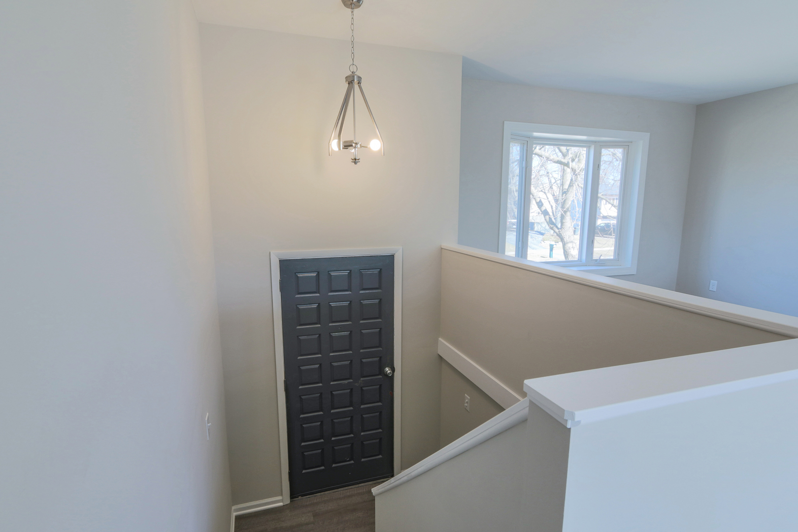 229 Riverside Drive Bolingbrook, IL 60440 - Photo 4 of 35 a view of entryway with window