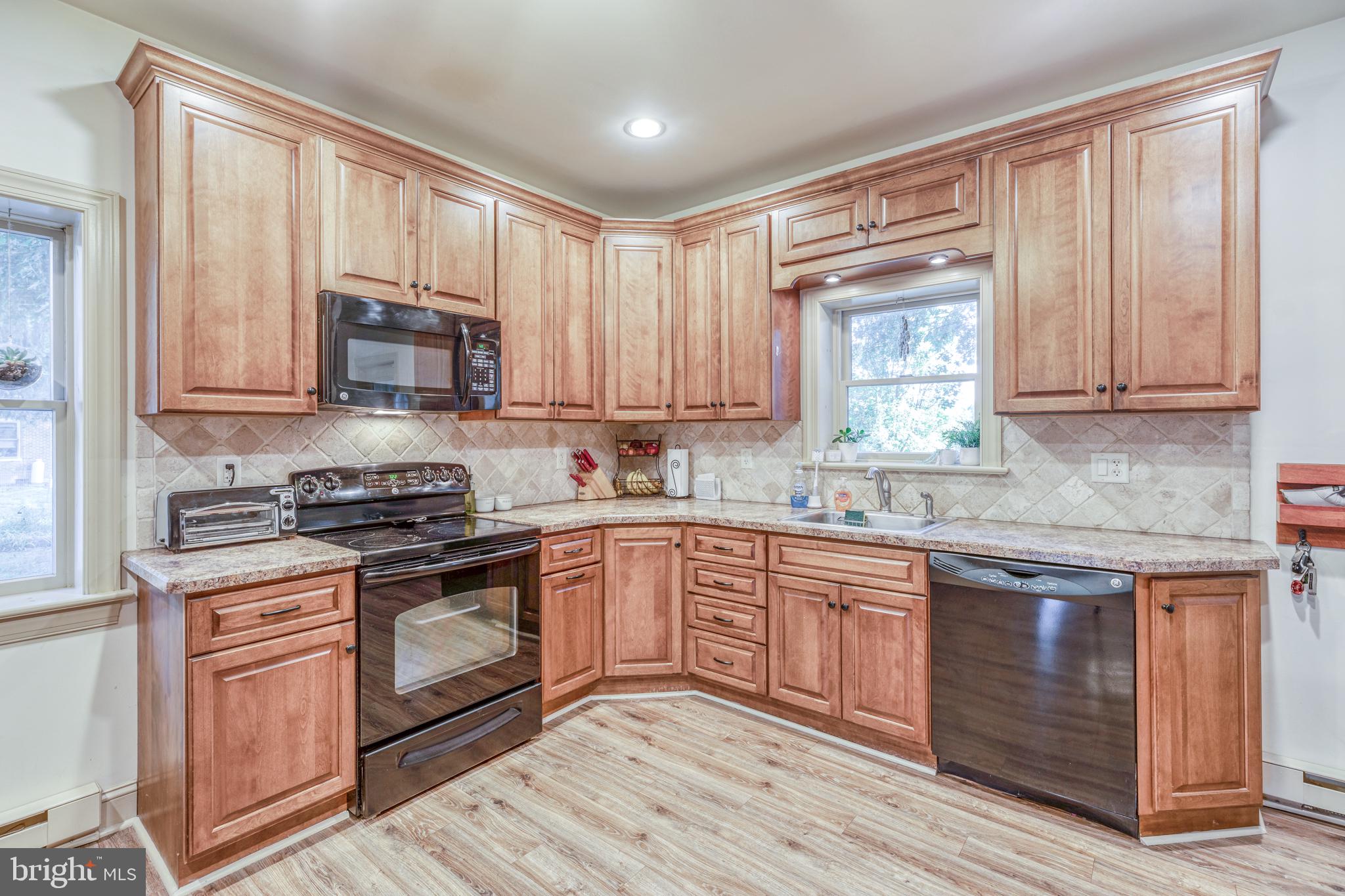 2490 Kutztown Road Pennsburg, PA 18073 - Photo 15 of 44 Gallery Image 15