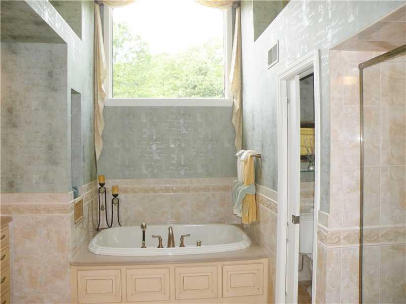 29 Green Valley Road Eighty Four, PA 15330 - Photo 15 of 25 Master Bath/Spa.