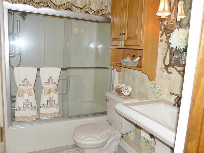 29 Green Valley Road Eighty Four, PA 15330 - Photo 20 of 25 Full Bath.