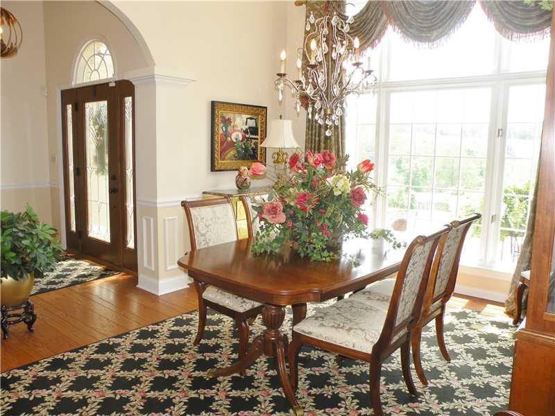 29 Green Valley Road Eighty Four, PA 15330 - Photo 6 of 25 Dining Room.