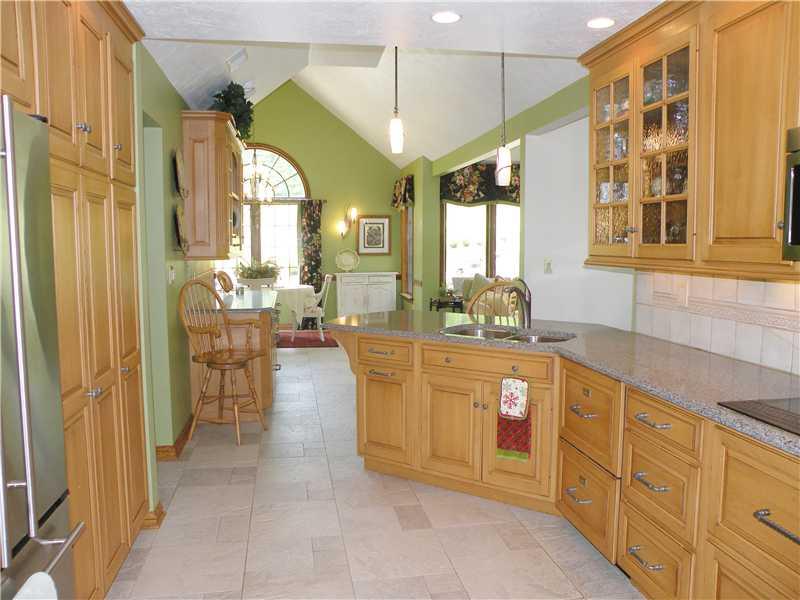 29 Green Valley Road Eighty Four, PA 15330 - Photo 7 of 25 Kitchen.