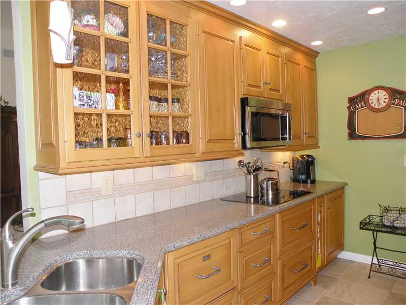 29 Green Valley Road Eighty Four, PA 15330 - Photo 8 of 25 Kitchen.