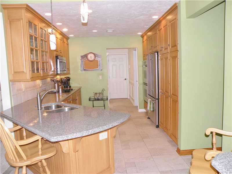 29 Green Valley Road Eighty Four, PA 15330 - Photo 9 of 25 Kitchen.