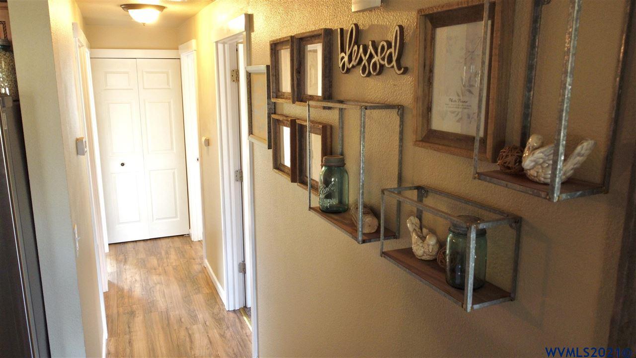 1227 Hemlock Loop Independence, OR 97351 - Photo 11 of 24 Gallery Image 11