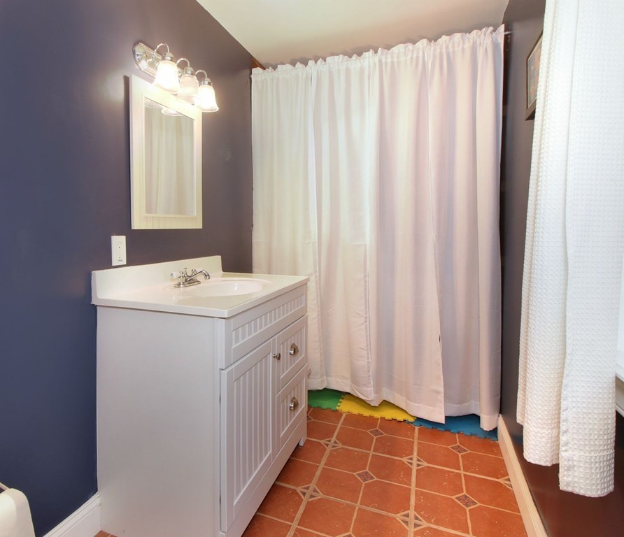8 Valley Road North Reading, MA 01864 - Photo 26 of 30 Gallery Image 26