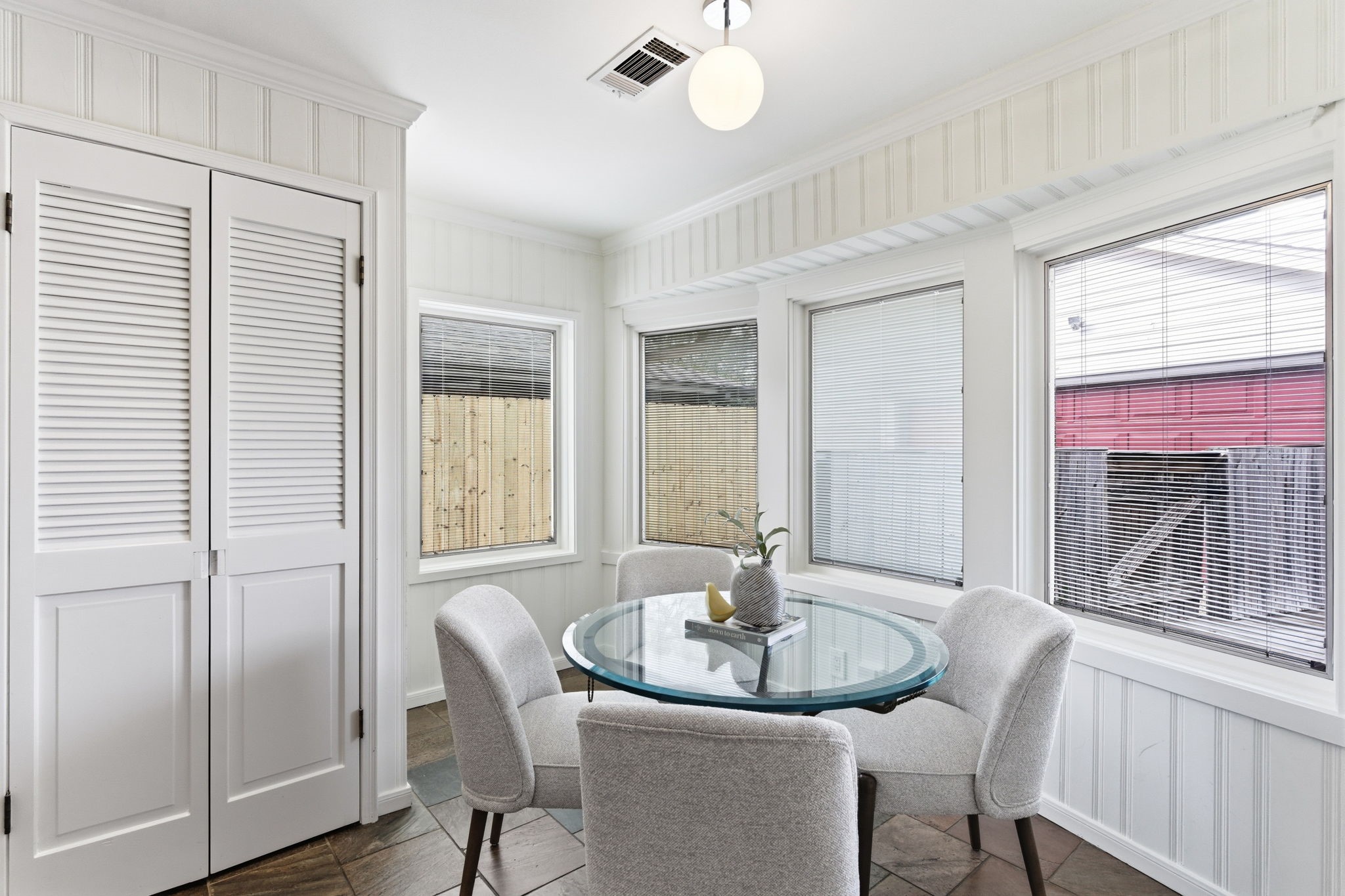 531 Azaleadell Drive Houston, TX 77018 - Photo 7 of 37 a dining room with furniture window and wooden floor