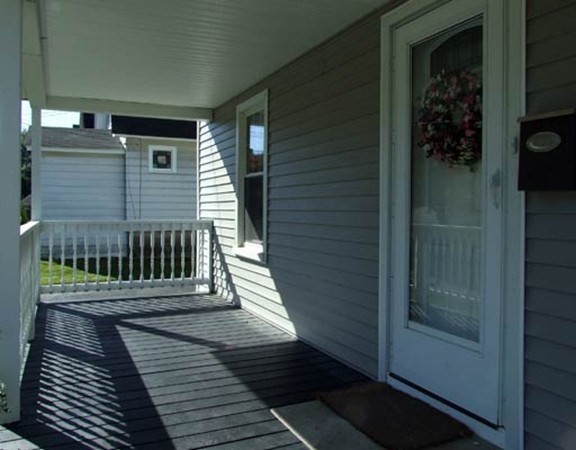 209 Beaconsfield Road Worcester, MA 01602 - Photo 2 of 8
