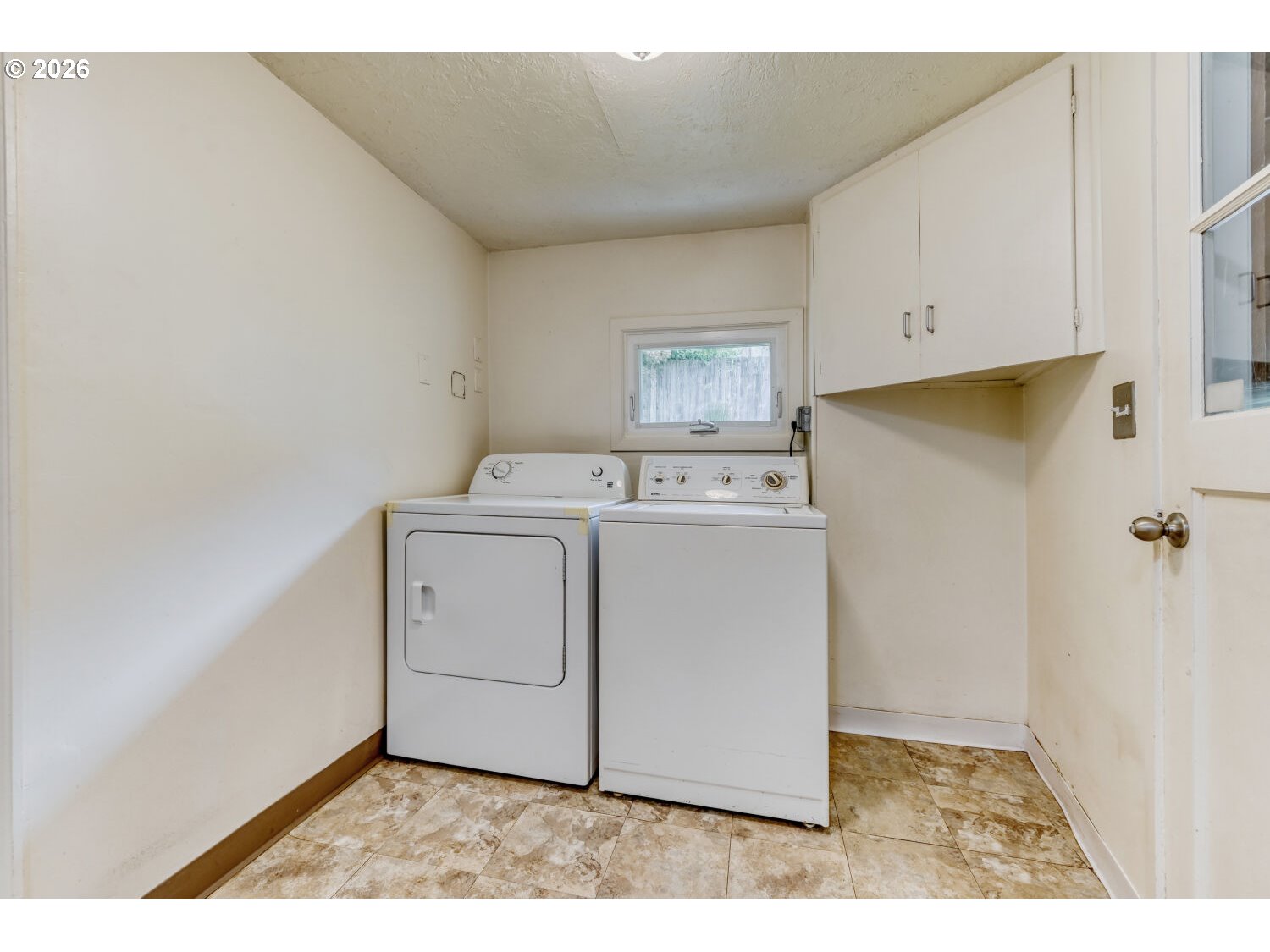9314 Southwest Terwilliger Boulevard Portland, OR 97219 - Photo 12 of 27