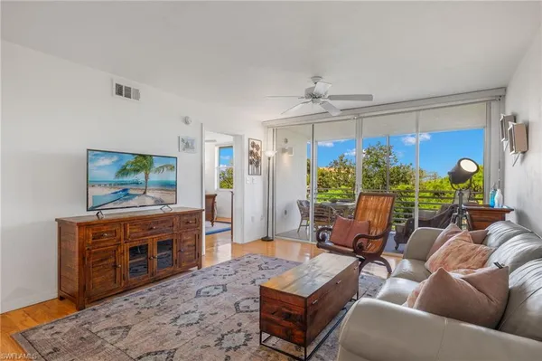 $4,000 | 290 Naples Cove Drive, Unit 2602, Naples, FL 34110