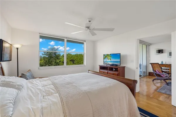 $4,000 | 290 Naples Cove Drive, Unit 2602, Naples, FL 34110