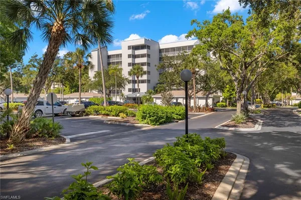 $4,000 | 290 Naples Cove Drive, Unit 2602, Naples, FL 34110