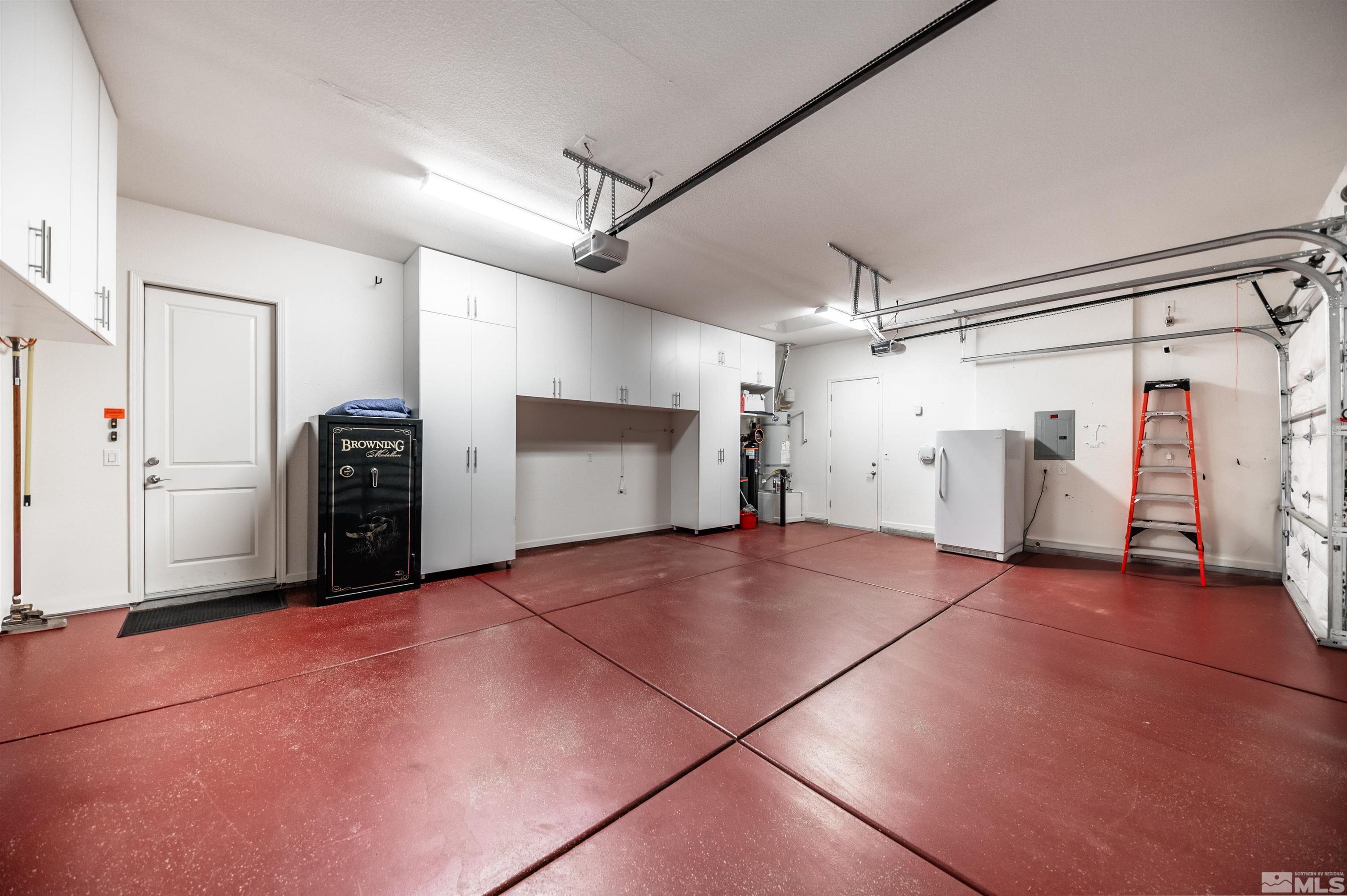 9494 Baldacci Road Reno, NV 89521 - Photo 22 of 34 a view of a garage