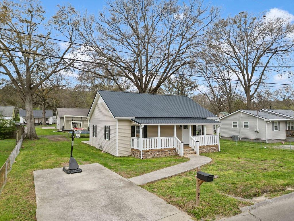 191 Elm Street Trion, GA 30753 - Photo 2 of 25 front view of a house with a yard