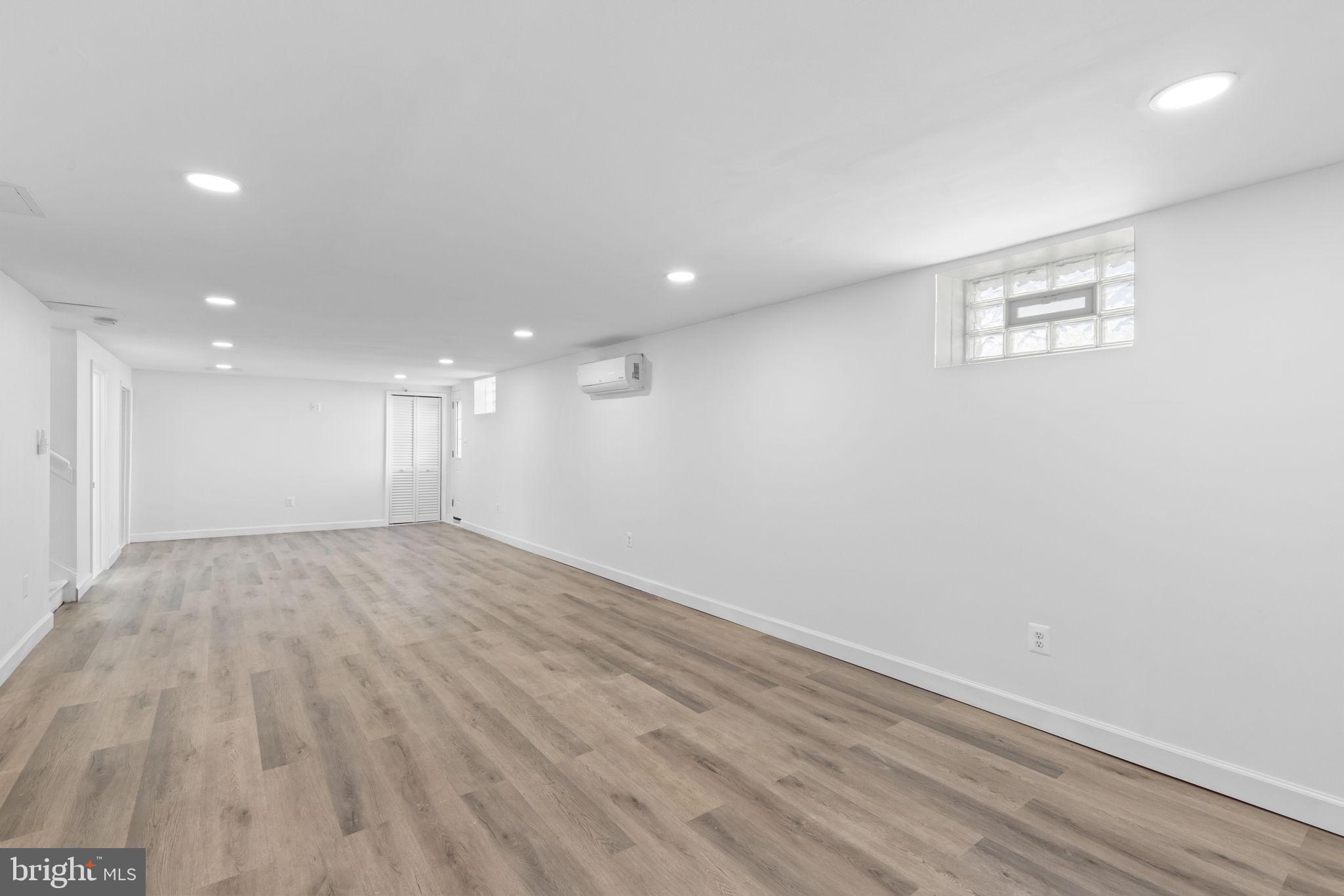 7212 Bay Front Road Baltimore, MD 21219 - Photo 20 of 37