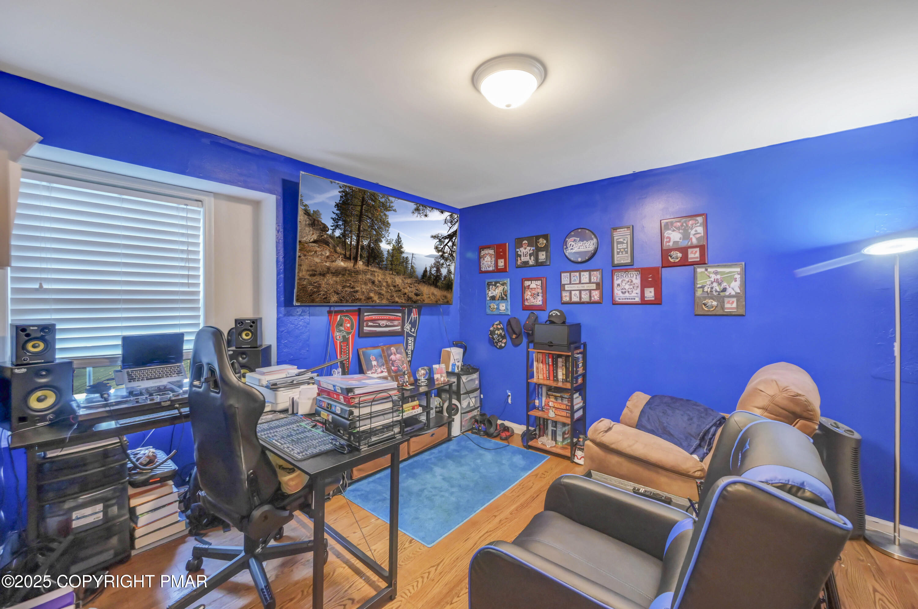 18 Elm Court, Unit UL3 East Stroudsburg, PA 18301 - Photo 33 of 48 a living room with furniture and a lamp