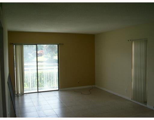 405 South Pine Island Road, Unit 104D Plantation, FL 33324 - Photo 3 of 4 Living Room