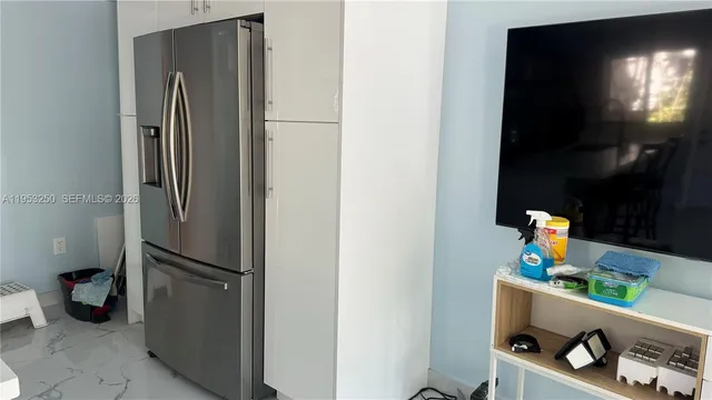 $1,800 | 1633 McKinley Street, Unit BACK, Hollywood, FL 33020