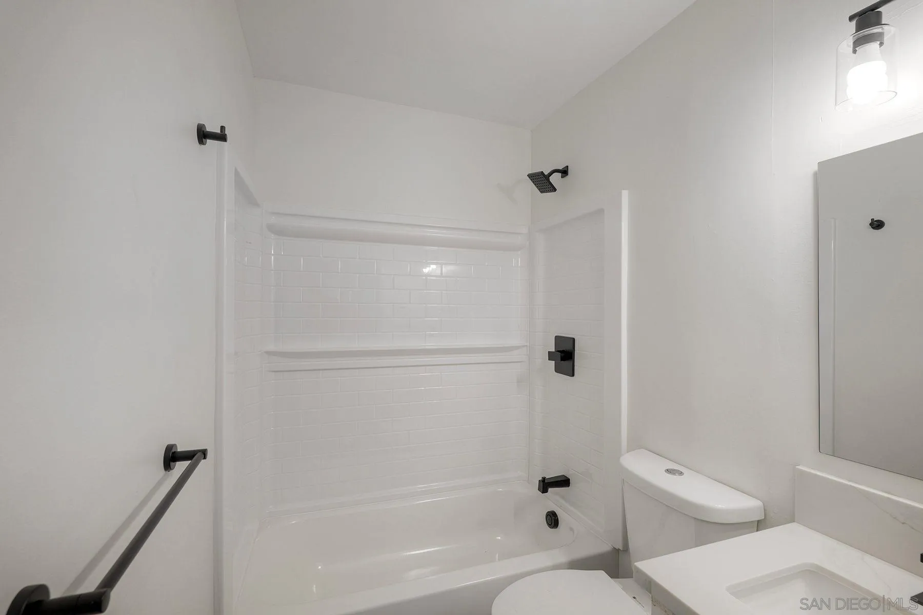 1921 Felicita Road Escondido, CA 92025 - Photo 20 of 26 Bathroom #4