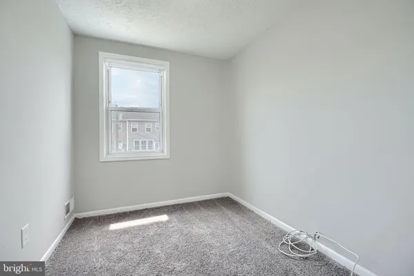 $2,200 | 7 Cardinal Road, Essex, MD 21221