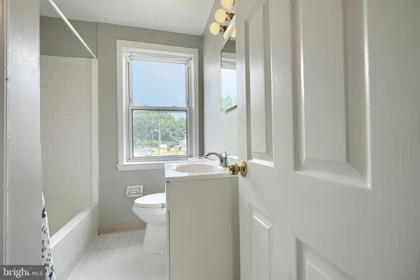 $2,200 | 7 Cardinal Road, Essex, MD 21221