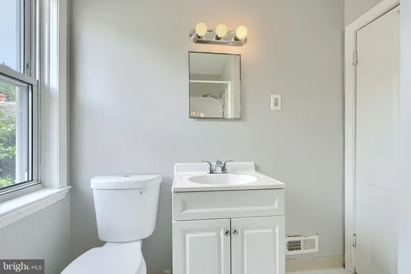 $2,200 | 7 Cardinal Road, Essex, MD 21221