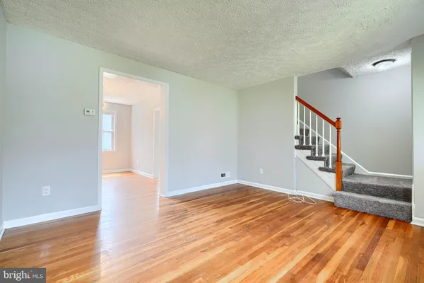 $2,200 | 7 Cardinal Road, Essex, MD 21221