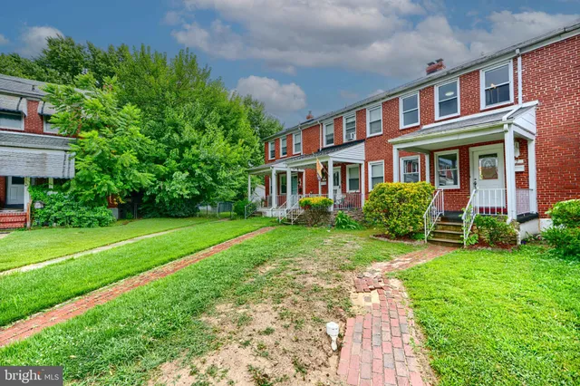 $2,200 | 7 Cardinal Road, Essex, MD 21221