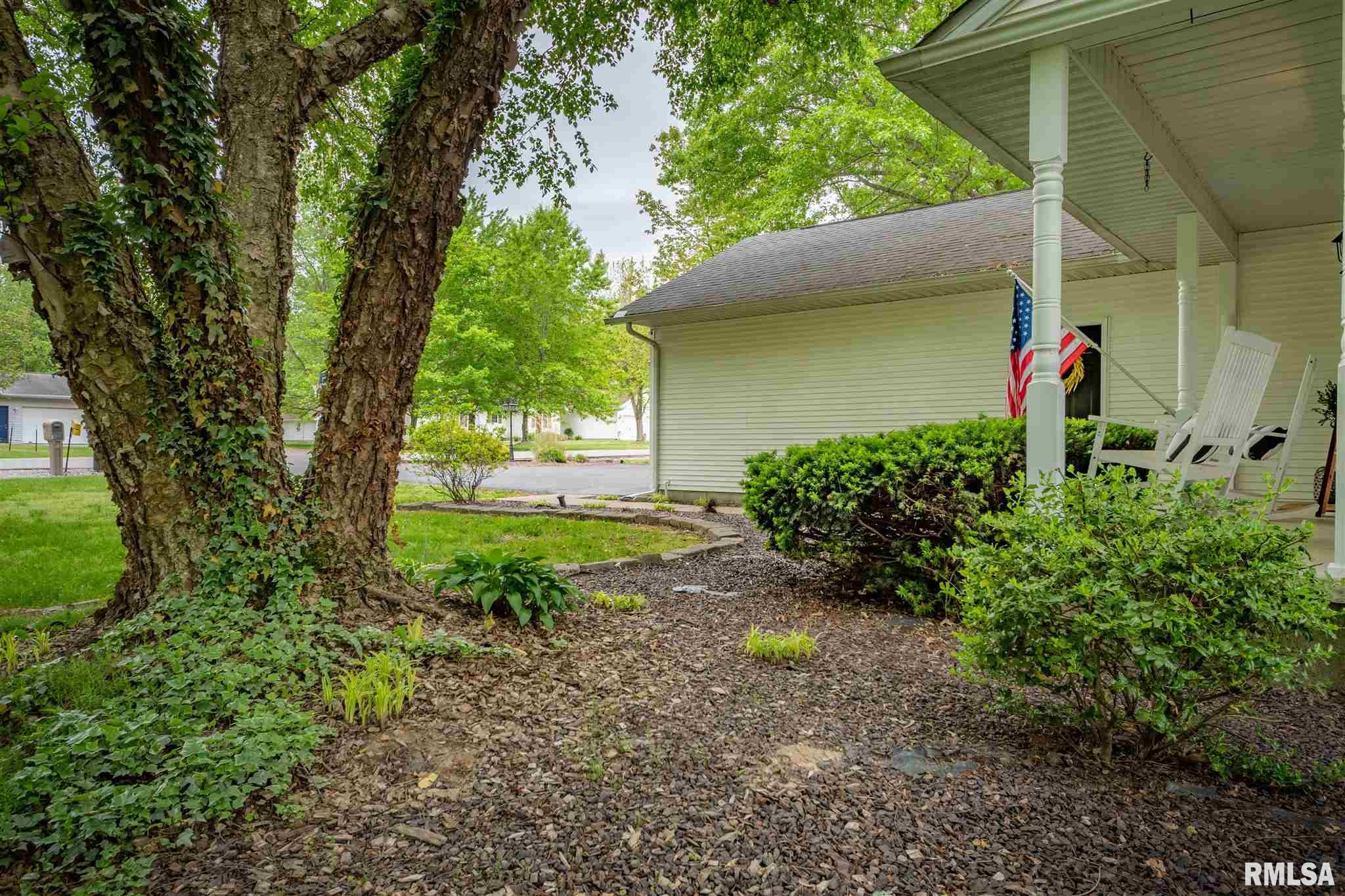 1804 Calico Road Marion, IL 62959 - Photo 4 of 49